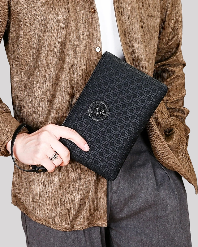 L´Onýx Clutch